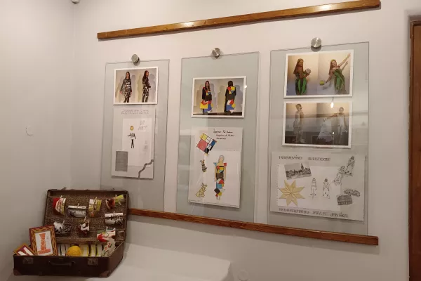 výstava absolventsjé práce vo Galerie M říjen 20025